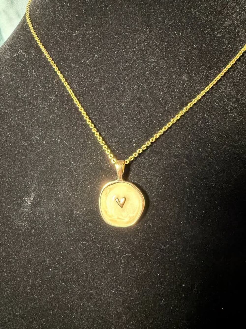 Gold-Tone Heart Pendant Necklace  (MWL10)